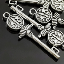 Кулон Ключ, Металл, Цвет: Античное Серебро, Размер: 43х13х4мм, Отверстие 2мм, (УТ000006369)