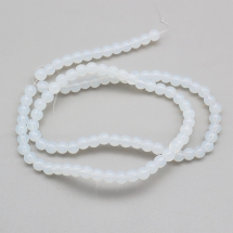 Бусины Синтетический Опалит класса АА, На нитях, Круглые, Цвет: Белый, Размер: 4мм, Отверстие 1мм, около 80шт/35см/нить, (УТ0030793)