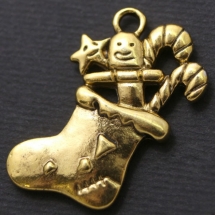 Кулон Носок, Металл, Цвет: Античное Золото, Размер: 29х19х3мм, Отверстие 3мм, (БА000001538)